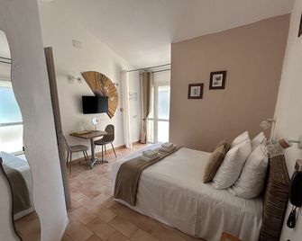 Logis Hotel De La Clape - נארבון - חדר שינה