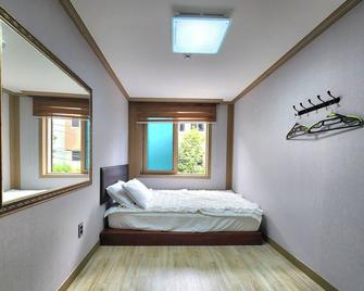 e cozy Hotel - Ulleung - Bedroom