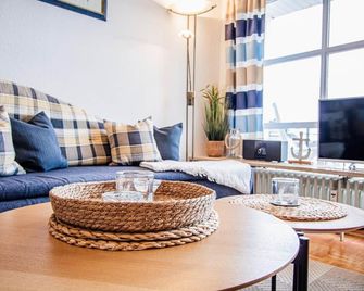 Atlantik-23-Standnahe-Ferienwohnung - Wenningstedt-Braderup - Wohnzimmer