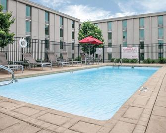 Comfort Inn Bloomington near University - Bloomington - Piscina