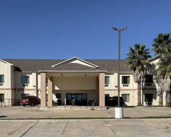 Yorktown Inn And Suites - Yorktown - Building
