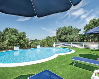 Gorgeous Home In Santangelo Romano - Sant'Angelo Romano - Pool