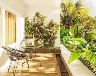 Deluxe Apartment with Terrace, A / C and Wi-Fi on the beach in Santa Eulalia - Santa Eulària des Riu - Patio