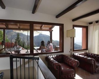 Casale Di Caterina - Taormina