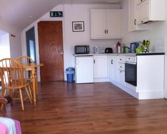 Room 3 Camp Street B&B - Oughterard - Kitchen