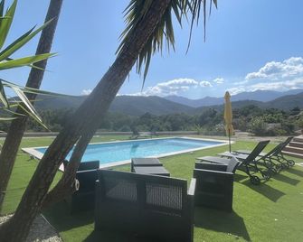 Bungalow-Budget-Ensuite with Shower-Garden View - Prunelli-di-Fiumorbo - Piscina