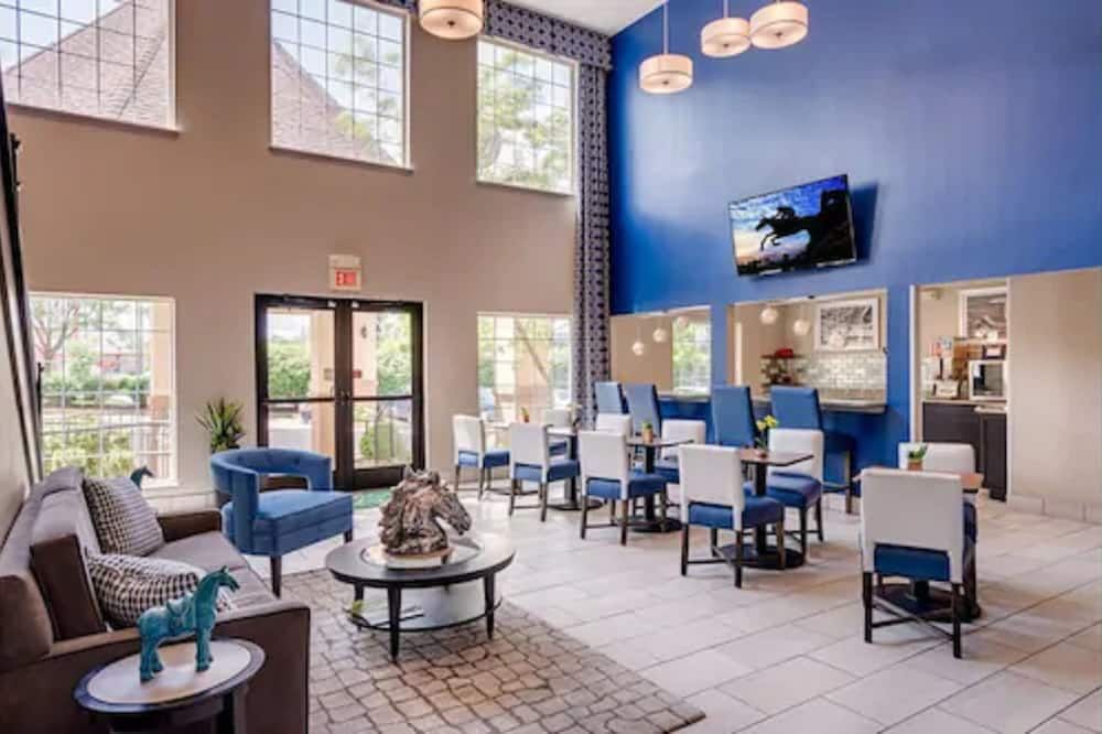 Guesthouse Inn & Suites Lexington thumbnail 3