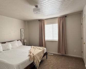 Spacious Chubbuck Townhome\n\n - Chubbuck - Bedroom