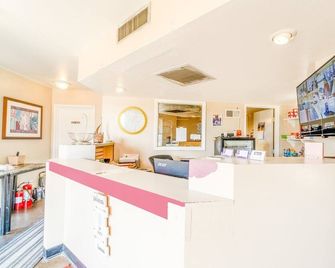 King Bed | Non-Smoking - Chickasha - Recepción