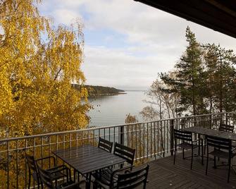 Äijälän Rusti Paratiisisaari - Naantali - Parveke