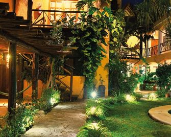Hotel Bosque Caribe, 5th Av. zone - Playa del Carmen - Buiten zicht