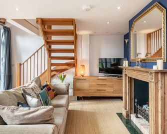 The Old Parsonage - Bristol - Olohuone