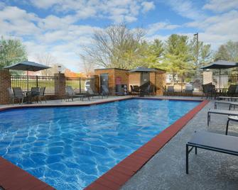 Fairfield Inn & Suites by Marriott Pottstown Limerick - Pottstown - Piscina