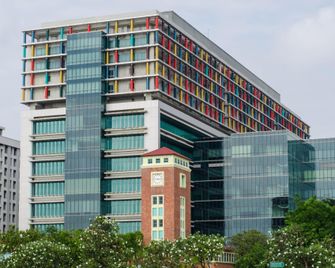 A & P House Charansanitwong - Bangkok - Building