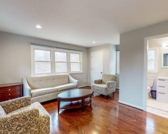 Sprawling Estate with Private Tennis Court & Outdoor Kitchen, Wood Fireplaces - Potomac - Living room