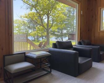 2-Bedroom Cottage #4 - Sand Bay - Nobel - Sala de estar