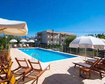 Summertime Inn - Nikiana - Басейн