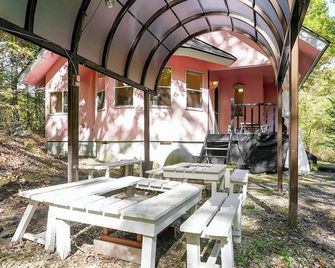 Runesu Karuizawa - Tsumagoi - Binnenhof