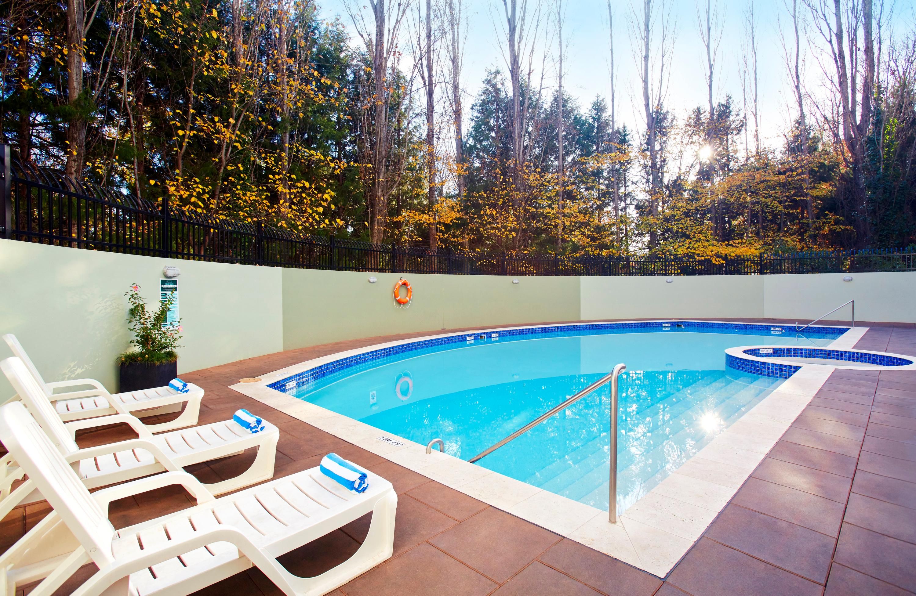 Crowne Plaza Canberra - Canberra - Pool