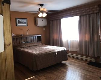 Catskills Adventures - Roscoe - Bedroom