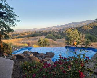 Ranch House with Mountain View - Coalinga - Pool
