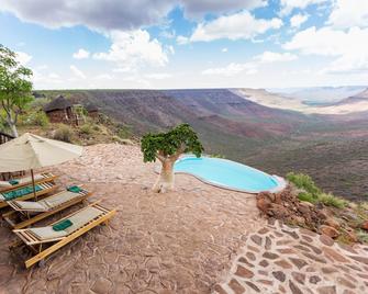 Grootberg Lodge - Palmwag - Piscina
