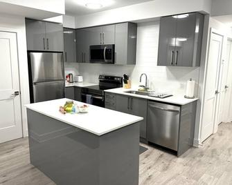 Cozy 2-Bedroom Condo with Parking in Niagara Falls - Cascades del Niàgara - Cuina