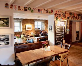 The Mousetrap Inn - צ'לטנהאם - חדר אוכל