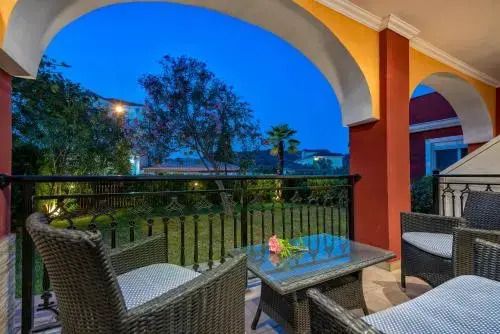 Tsiolis Studios & Apartments