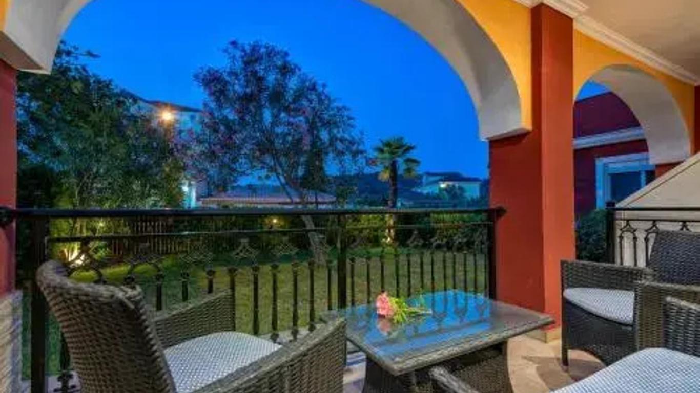 Tsiolis Studios & Apartments