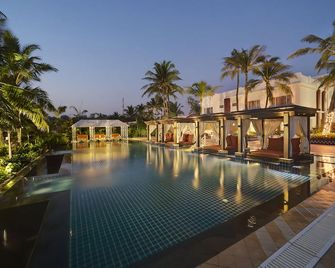 Mayfair Palm Beach Resort - גופאלפור - בריכה