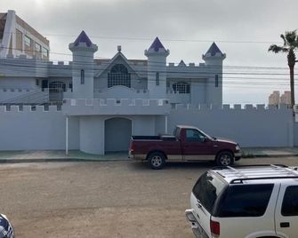 Romantic Castle With Balcony And Ocean View - Rosarito - Edificio
