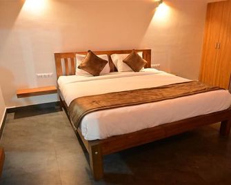 Waterview Holiday Retreat - Belur - Bedroom
