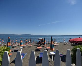 Farmhouse Lake Bracciano - Room Lilla - Anguillara Sabazia - Beach
