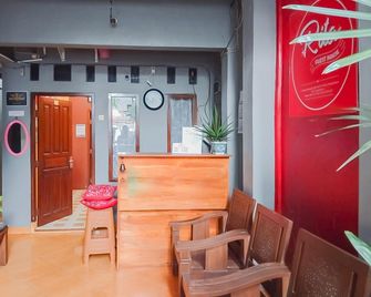 RedDoorz at Rita Guesthouse Pangandaran - Pangandaran - Rezeption