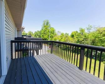 Lady Hoosier Retreat - Bloomington - Balcón