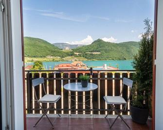 Am See Apartments - Kaltern - Balkon