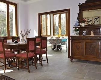 il coniglio sulla luna - Erba - Comedor