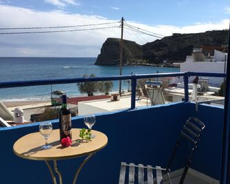 Anastasia Studios, Apartments & Suites - Archangelos - Балкон