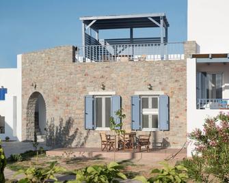 Anemes - Avlémonas - Patio