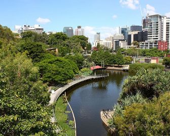 Herston Place Motel - Brisbane - Outdoors view