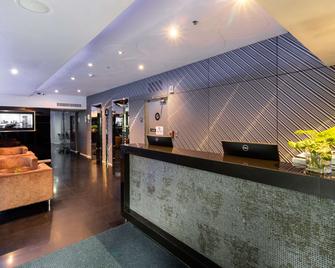 Best Western Sukhumvit 20 - Bangkok - Front desk