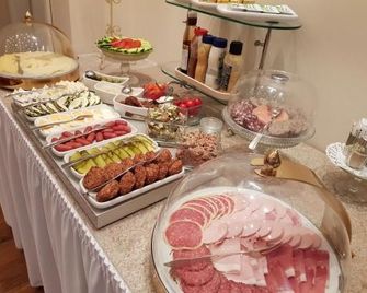 Garni An den Salinen - Bad Duerkheim - Buffet