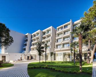 Hotel Sipar Plava Laguna - Umag - Building