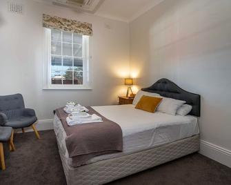Metropolitan Hotel - Orange - Bedroom
