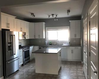 Personal room in a shared house. - Regina