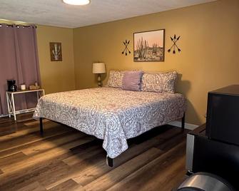 Motel at KY Lake. The Native Dessert - Gilbertsville