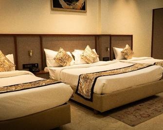 Hotel Rs Grand - Kushinagar - Bedroom