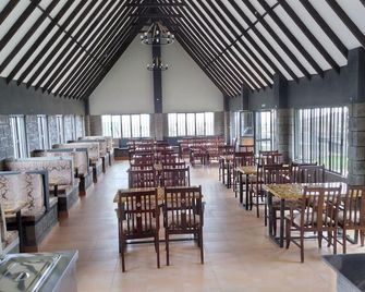 Outback Kenya Lodge - Machakos - Restaurant