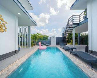 Lark Pool Villa Aonang Krabi - Krabi - Pool